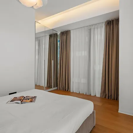 One Luxury - Floreasca Towers Apartment *