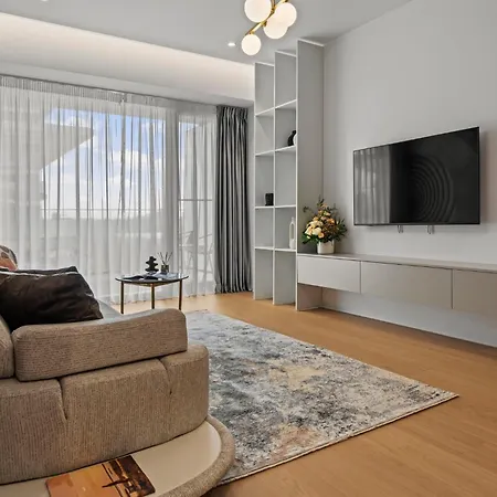 One Luxury - Floreasca Towers Apartmán *