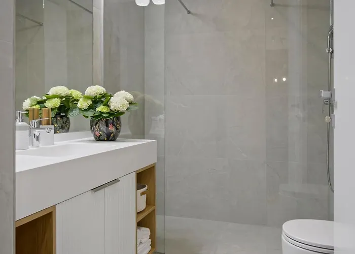 One Luxury - Floreasca Towers Apartament *