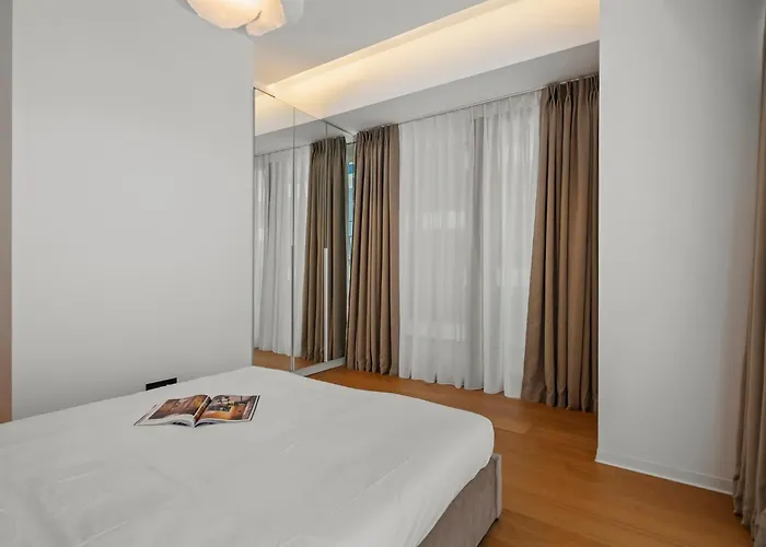 One Luxury - Floreasca Towers Apartament *